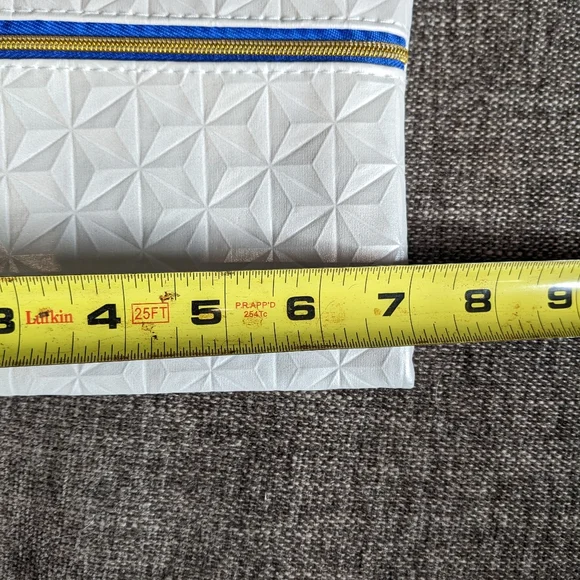 Free With Purchase - Picture 2 of 5